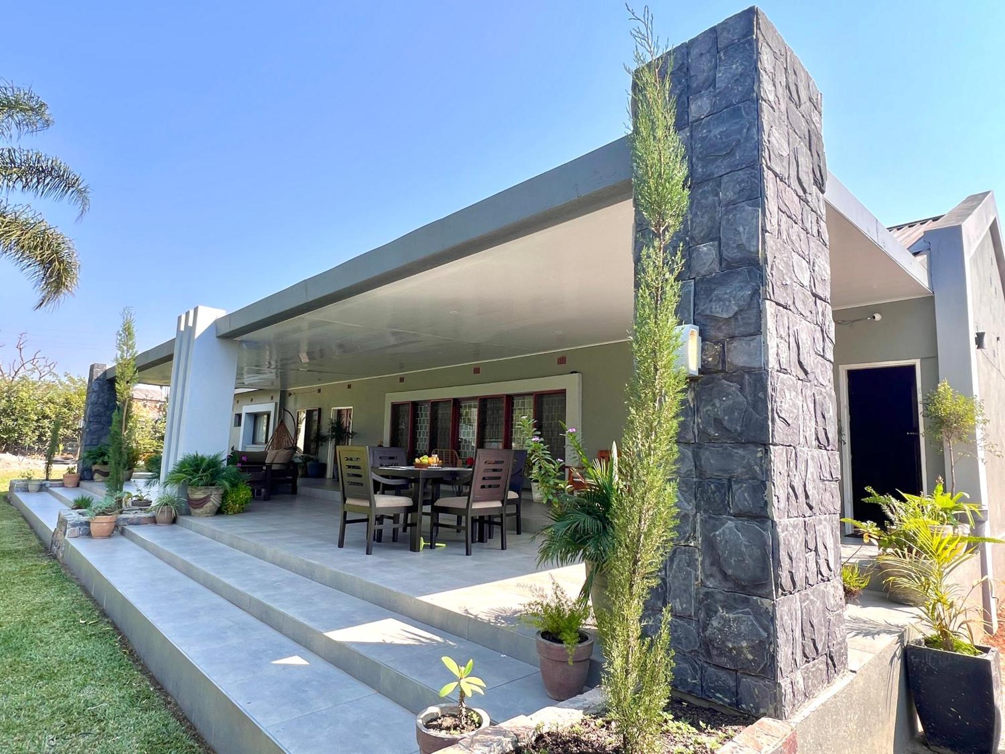 Summerfields & Gardens Lodge Kitwe エクステリア 写真